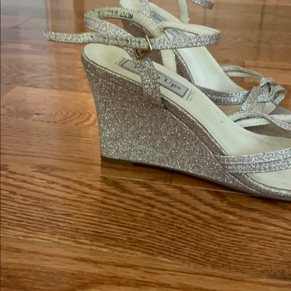 Touchups Buffy Wedge - image 2